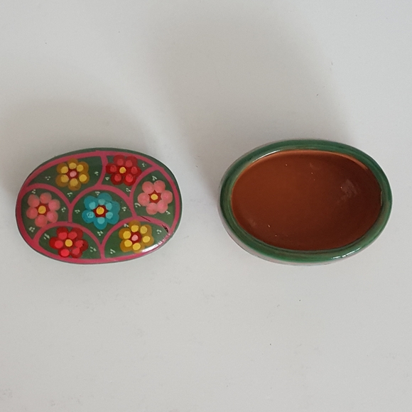 Hand Painted Ceramic box - Picture 6 of 6